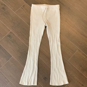 H & M pants they are super cute I’m just too short!Better for a 5’3 and taller